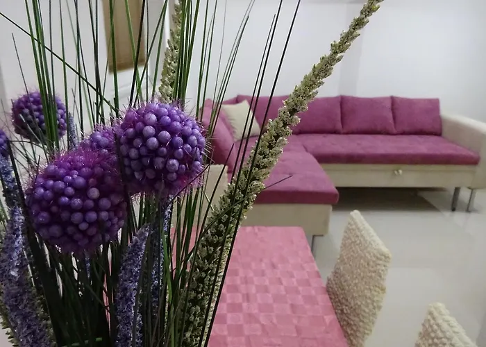 Jasmin White Apartment