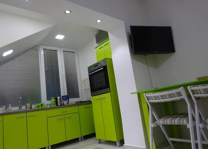 Jasmin White Apartment