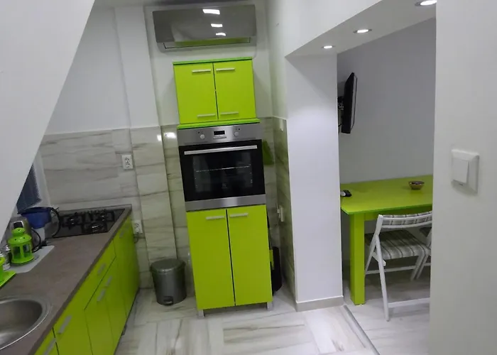 Jasmin White Apartment