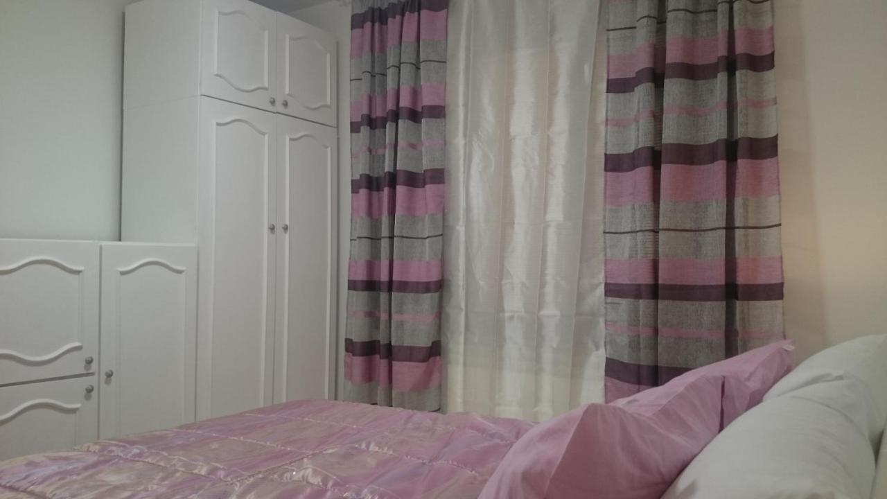 Jasmin White Apartment *