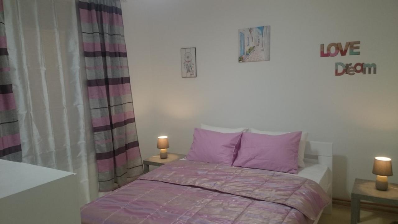 Jasmin White Apartment *